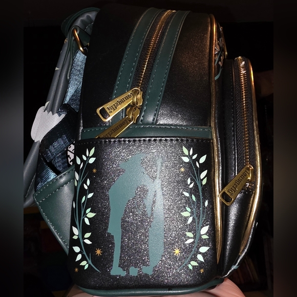 NEW! Loungefly The Lord of the Rings Doors of Durin GID Mini Backpack + Wallet - Picture 8 of 12